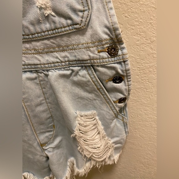 Carmar distressed light blue short overalls. - Picture 8 of 9
